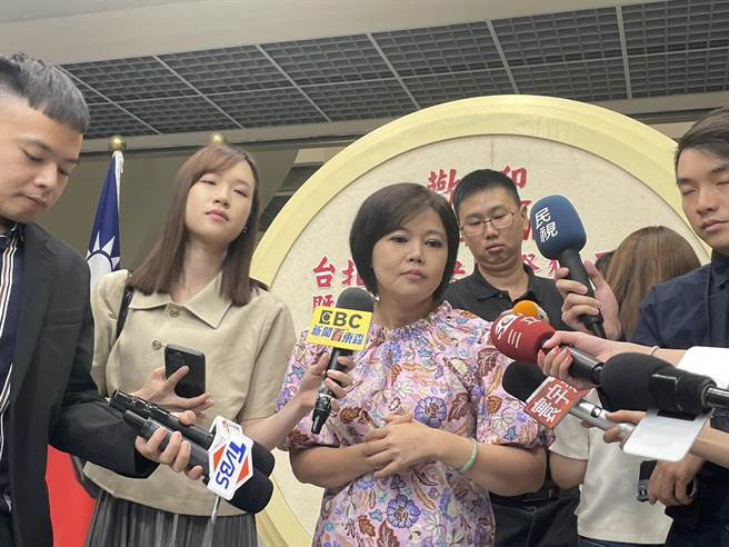 國民黨台北市立委參選人游淑慧、張斯綱日前提及，會主動爭取民眾黨總統參選人柯文哲和民眾黨議員站台。引來國民黨立委李德維炮轟，國民黨有相關規定，並非提名後就可以為所欲為。（劉彥宜攝）