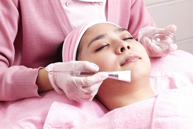 「泉漾无暇之旅」住房专案，入住可获赠高达4500元的肌肤保养疗程。（北投大地酒店提供）