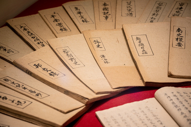 写下「粒粒皆辛苦」的诗人李绅，入仕后性情大转变，成为当时知名的贪官。(示意图/达志影像)