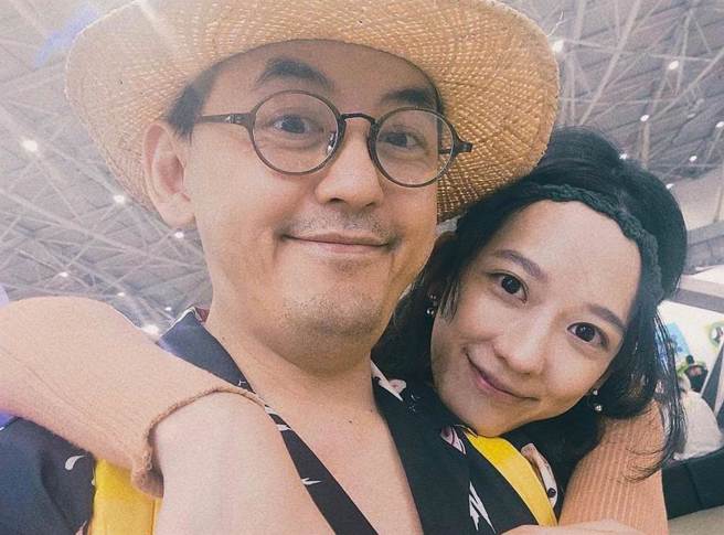 黄子佼送医后妻子孟耿如都在旁陪伴。（图／摘自孟耿如脸书）