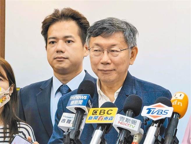 民进党立委洪申翰表示，柯文哲不只没有中心思想，还是投机的政客，现在之所以重启服贸，是想要争取蓝营选票。（本报资料照片）