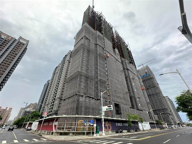 高雄美術館特區預售豪宅每坪成交69.6萬元，刷新高雄房價天花板。（台灣房屋提供）