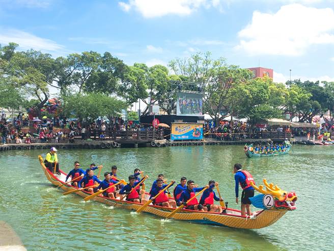 桃園龍潭歸鄉文化節將登場，預期遊客湧入警方規畫龍潭高中、凌雲國中作為臨時停車場。（呂筱蟬攝）