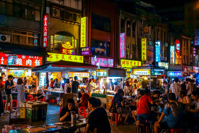 台湾不少餐饮业者为吸引外国游客，把菜单翻译成英文却闹出不少笑话。（图／示意图，达志影像）