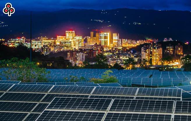 學者指出，若依國發會規劃的2050年太陽光電40GW至80GW才能達成淨零路徑，若以現行專區內僅約1／4能開發成案，預估綠能發展區恐要劃設台北市與新北市合計的面積。（報系資料照）