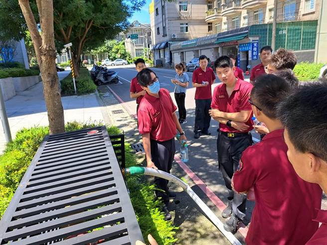 高楼火警仰赖建筑消防设备，桃市圳顶分队实地勘察。(消防局提供／吕筱蝉桃园传真)