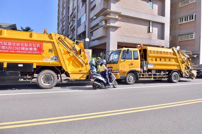 花莲市试办垃圾定时定点收运，解决民眾追赶垃圾车。（花莲市公所提供／王志伟花莲传真）