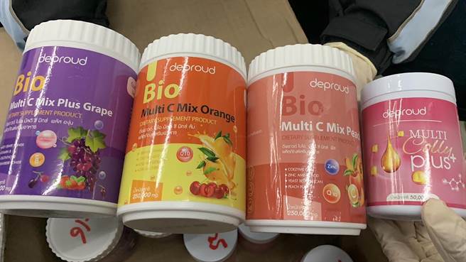 警方查驗這批以「泰國健康食品」名義申報進口的貨物發現，外包裝為營養食品的52罐塑膠罐中，夾藏第二級毒品安非他命11.028公斤，市值高達新台幣約2000萬元。（航警局提供）