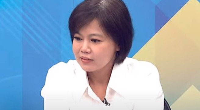 游淑慧今在节目上听到李德维同时在三立新闻台的政论节目大谈蓝营内乱，语带哽咽的，说若李德维是为了上节目不惜炮打自家人，「我没有办法接受」。(截自大新闻大爆卦YouTube)