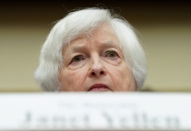 2023年6月13日美国财政部长叶伦于眾议院金融服务委员会听证会上作证资料照。（路透社）