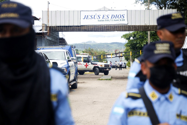 宏都拉斯一座女子监狱20日发生帮派衝突事件，酿成至少41名女子死亡，其中多数人被活活烧死。（图／美联社）