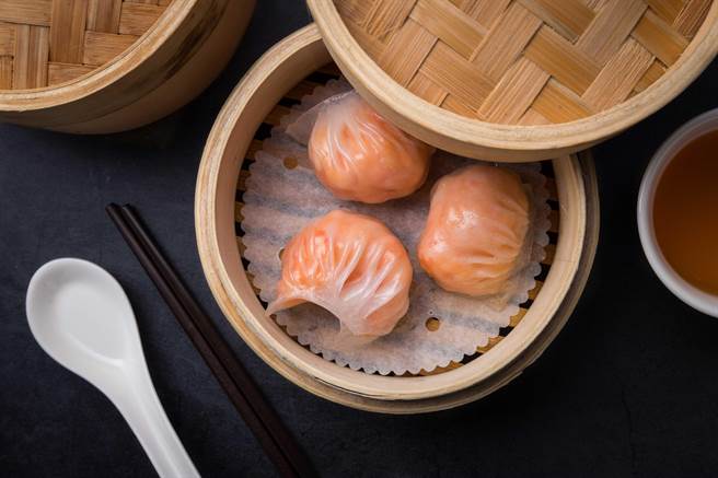 华漾 DIMSUM水晶鲜虾饺，皮薄馅多是店内主推商品。（华漾 DIMSUM提供）