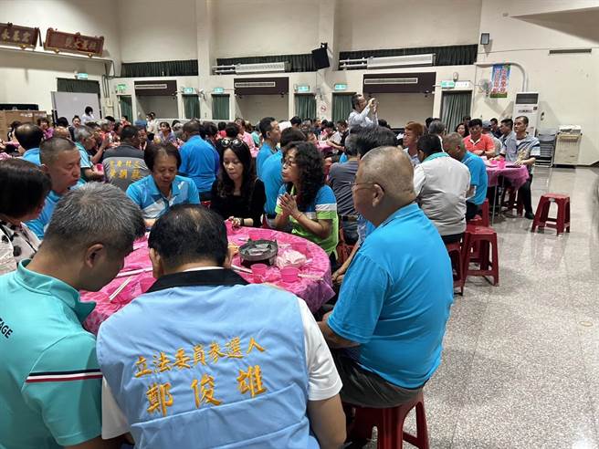 大村乡公所为关怀社会弱势，乡长赖志铭特别号召乡内企业团体，21日中午在公所2楼礼堂举办「大村乡112年度端午佳节爱心餐会」。（大村乡公所提供／吴建辉彰化传真）