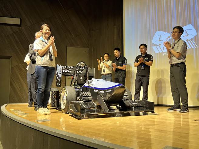 清大赛车工厂（NTHU Racing Team）21日举办新车发表会。（王惠慧摄）