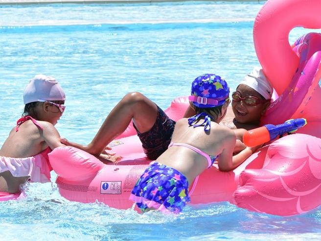 墾丁福華戶外游泳池。（圖／業者提供）