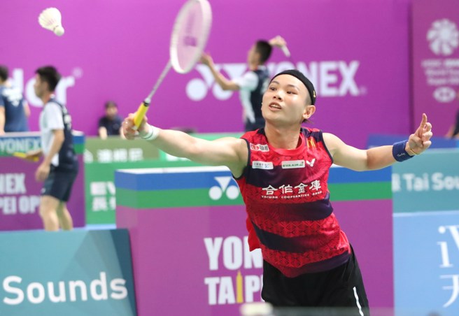 戴资颖精彩发挥，在2023台北羽球公开赛首轮直落二胜出。（郑任南摄）