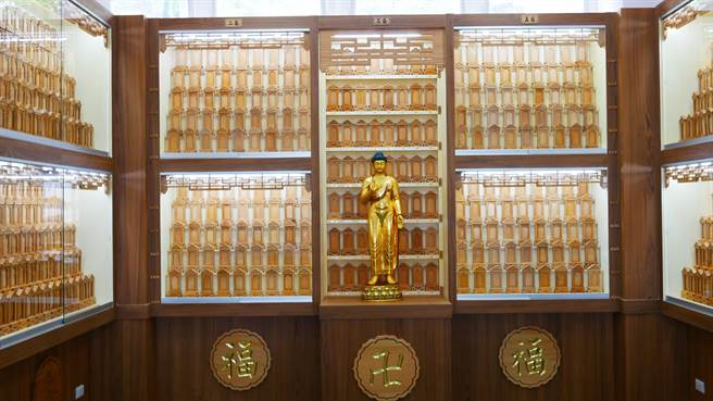 头份市生命纪念馆新设神主牌位开始接受申请预约选位。（谢明俊摄）