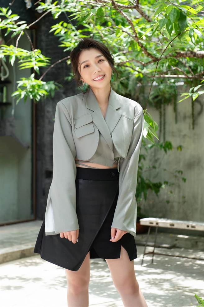 蔡家蓁2度入圍金曲獎「最佳台語女歌手獎」，21日舉辦活動。（時代創藝提供）