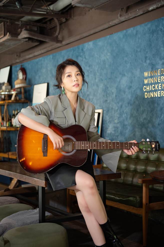 蔡家蓁2度入圍金曲獎「最佳台語女歌手獎」，21日舉辦活動。（時代創藝提供）