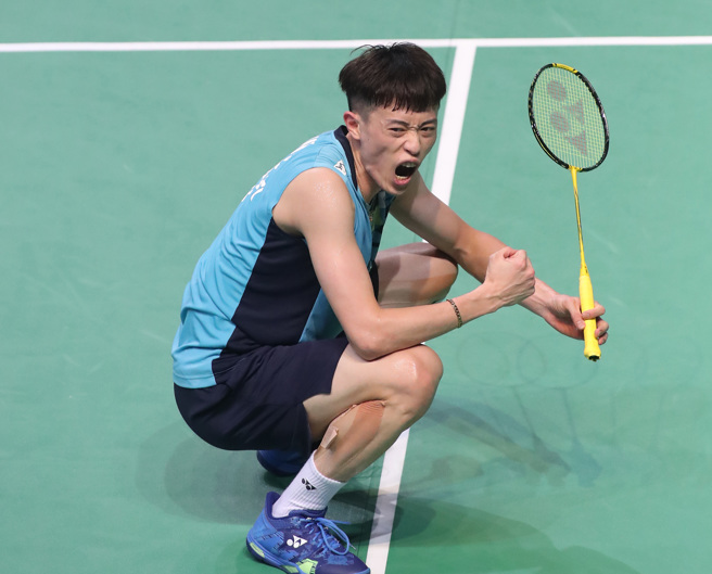 林俊易为自己的好球喝采。（郑任南摄）