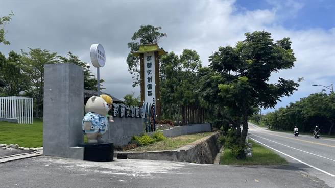 台东县东河乡农会去年9月将旧谷仓整建活化，打造都兰文创园区，成为海线旅游中继站。（蔡旻妤摄）