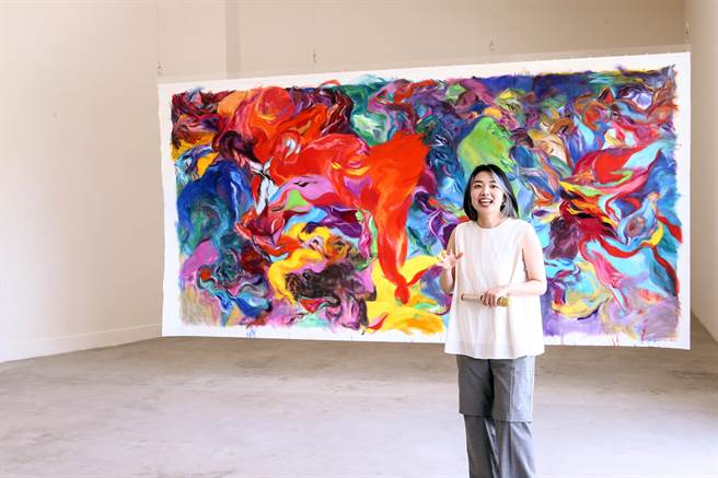 全台第一家奢石美学馆《M Museo》于新北市八里盛大开幕，「ss space space」艺廊也进驻「M Museo慕尚石材美学馆」，负责该馆展览的共同创办人吴依宣表示，「ss space space」是慕尚石材美学馆的衍生性创作空间。（邓博仁摄）