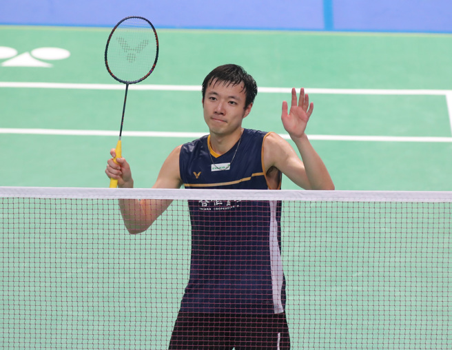 王子维击败种子对手，受到球迷热情欢呼。（郑任南摄）