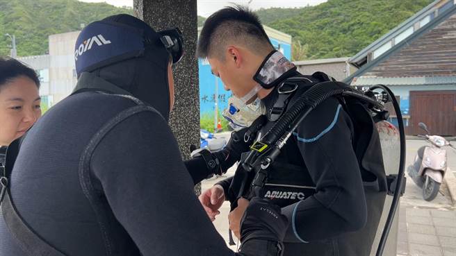 綠島潛水危險多，建議找合格教練帶領，避免因缺乏經驗，難以應對突發狀況。（蕭嘉蕙攝）