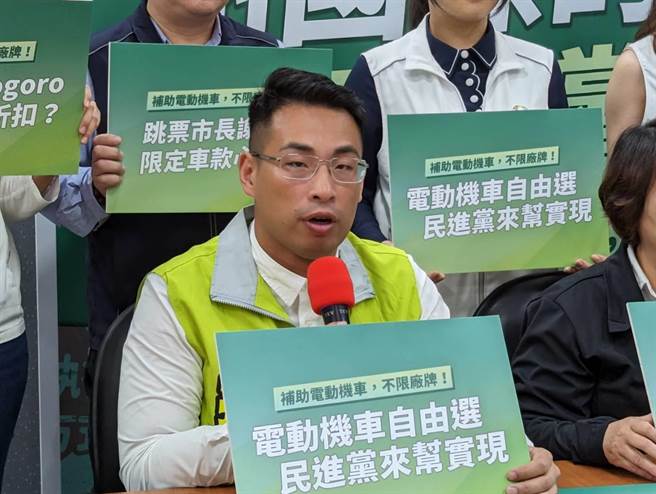 民进党立委参选人张秉钧涉嫌诈领助理费，21日下午遭基隆地院裁定收押禁见。（张志康摄）