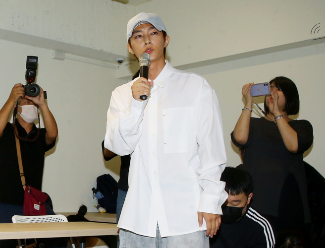 快讯／炎亚纶「十大杰出青年」被撤销！未成年强制性交、偷拍私密片　一日声量破13万。(图/本报系资料照 )
