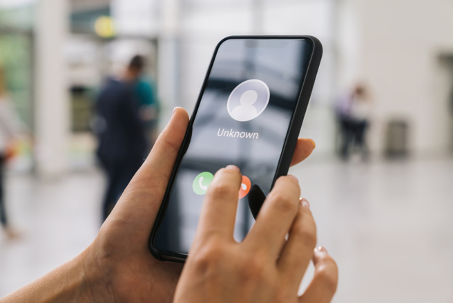 许多网友都遇过不明电子信箱的视讯电话，大多人都直接拒接。（示意图／Shutterstock）