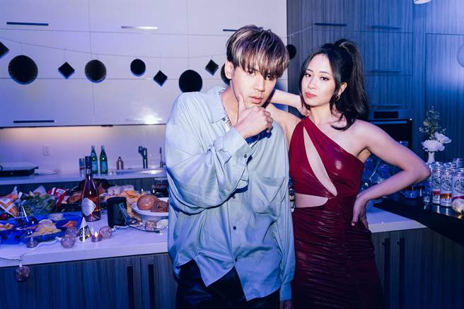 陈零九与混血辣模拍摄〈只有你的派对〉MV。（滚石唱片提供）