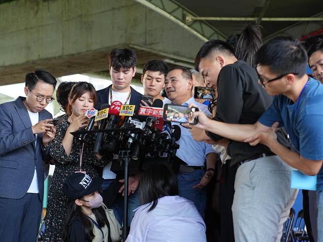 民党总统参选人、新北市长侯友宜今(22)日表示，我们要用最高的道德标准来检验。（黄敬文摄）