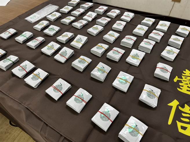 警方查获上千包毒咖啡包及原料等赃证物。（翻摄照片／林郁平台北传真）