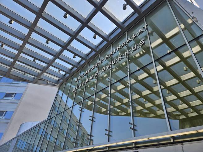 芬蘭公司Verso Vision執行長兼創辦人卡佳．塔拉斯（Katja Taalas）表示，跌倒經常造成長者傷害、死亡達40%，並認為AI之眼可以給予長輩更安全的照護，因此設計一款經過廣泛測試的防跌倒系統。（圖/ 中央社）