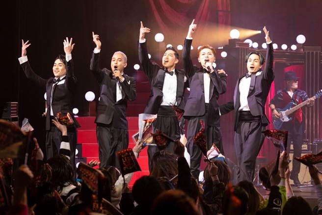 AKIRA將領軍放浪二勢力在「超犀利趴12」帶來精采演出。 （LDH提供）