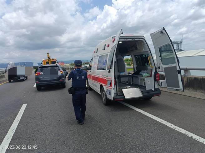 32岁的朱姓男子疑似车辆抛锚停止路肩，正当准备走回驾驶座时，遭后方陈南驾驶自小客车撞上，当场喷飞将近20公尺远惨死。(民眾提供／吴建辉彰化传真)