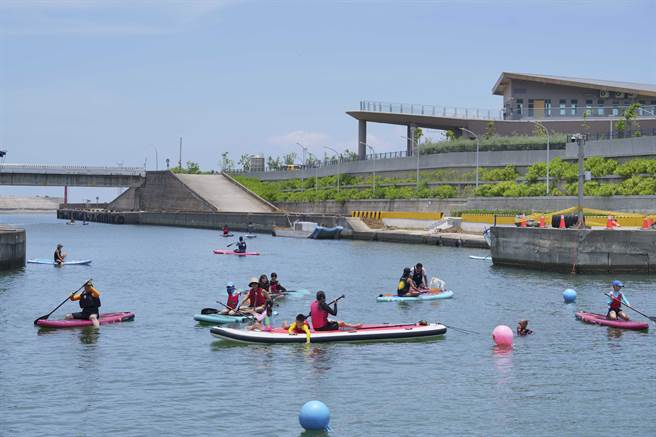 台東樂賞大武港活動今天在大武漁港登場。（台東縣體育會衝浪運動委員會提供／蔡旻妤台東傳真）