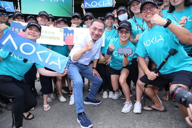 新北市长侯友宜22日出席新北市议长杯龙舟锦标赛开幕。（黄世麒摄）