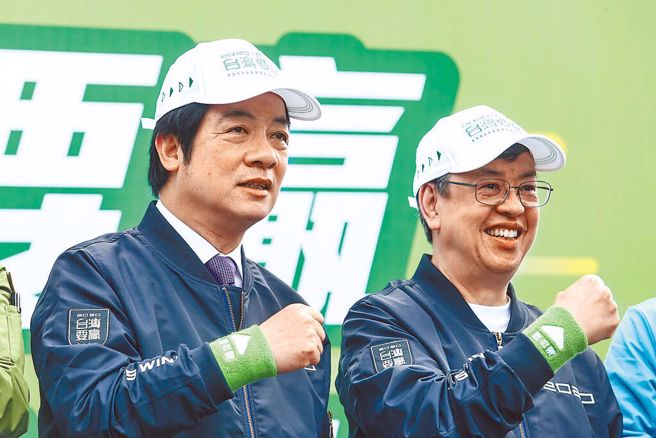 民进党总统候选人、副总统赖清德宣布将补助私立大专学生每年2.5万元学杂费；行政院长陈建仁再加码高中职学费全面免费。（本报资料照片）