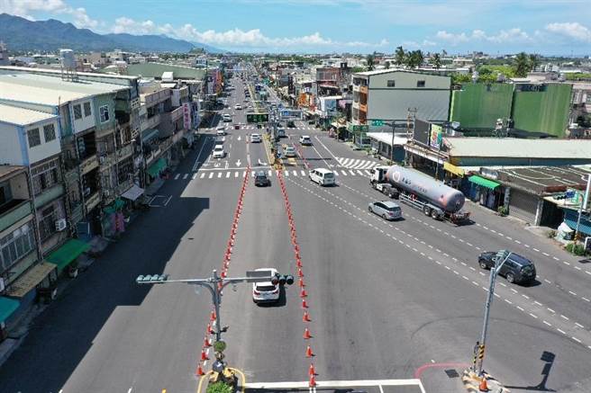 端午连假车流涌现，首日南下垦丁车流量破3万辆车次，第2天也不惶多让，从23日凌晨零时至早上10时，已涌入8922辆车次。（警方提供／谢佳潾屏东传真）