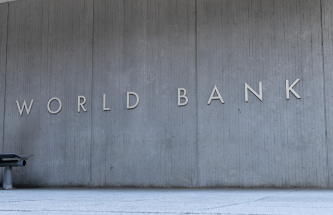 世界銀行（World Bank）3月評估，烏克蘭重建需求已累積達4110億美元，僅今年即急需140億美元。隨著戰火持續，重建所需金額恐怕只會上升。(圖/美聯社)