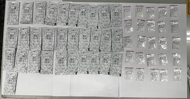 陈、苏两男为警查获31包毒品咖啡包及25包K它命等毒品（重177公克），为警依毒品危害防制条例送办。（读者提供／程炳璋台南传真）★《中时新闻网》关心您：保护自己、远离毒品！