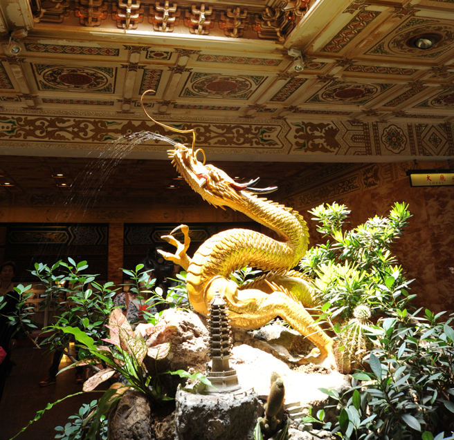 圆山饭店百年金龙喷泉原貌。（中时资料照片）