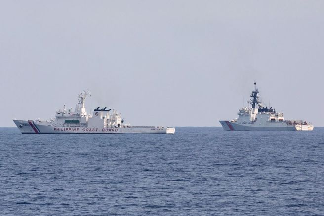 美国海岸防卫队巡防舰史卓顿号（Cutter Stratton）20日在「国际法适用之公海航行和飞越自由水域」，「例行性」航行穿越台湾海峡。（图／路透社）