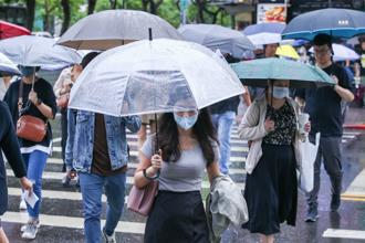 半個台灣午後雨 專家曝熱帶系統發展中 「挾帶強盛水氣」