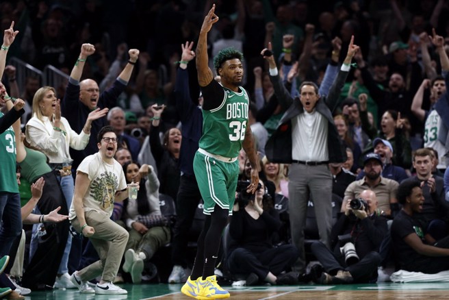 史马特发文告别波士顿与塞尔提克。(路透资料照)