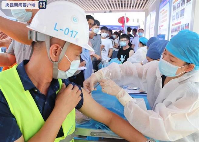 张文宏：新冠病毒难再突破出Omicron「家族」。（示意图／翻摄自央视）