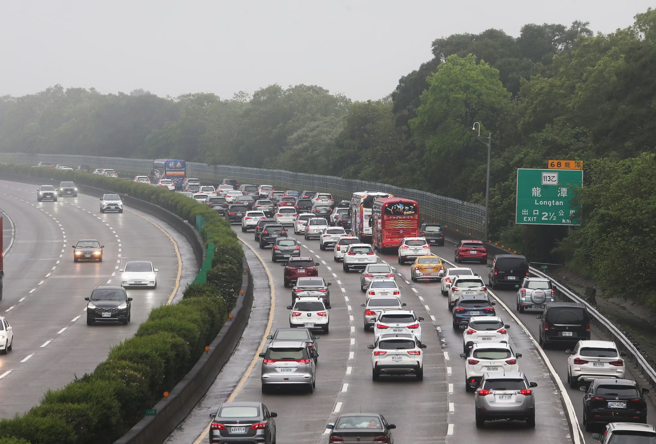 高速公路局預估國道11路段易塞車，國5壅塞時間可能從上午到晚上，國5北向午後將有高乘載管制。（圖／示意圖，記者陳怡誠攝影）