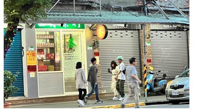 台北市士林區基河路某用地遭占用，警察局表示已依法提告。（市議員林世宗辦公室提供）